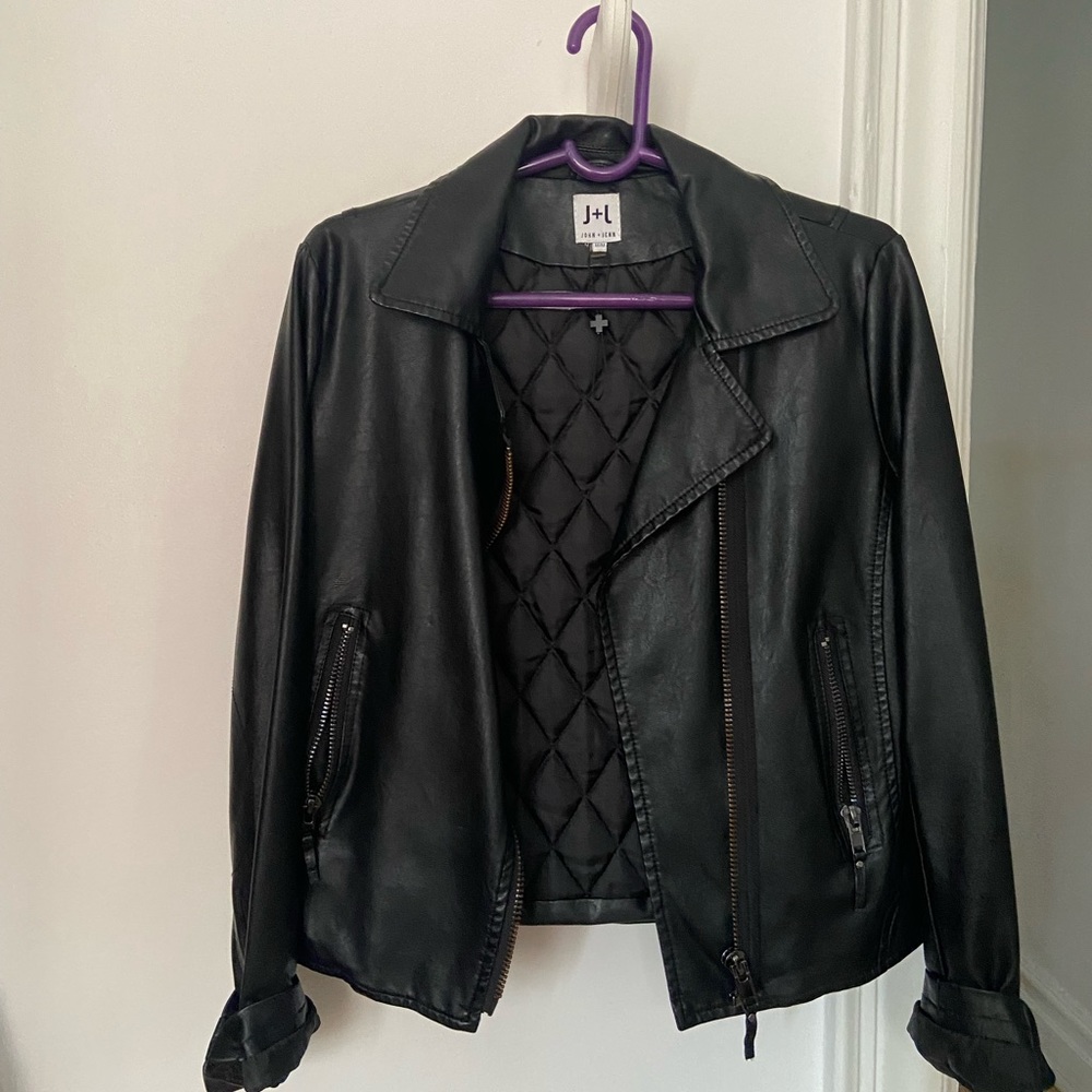 LEATHER jacket